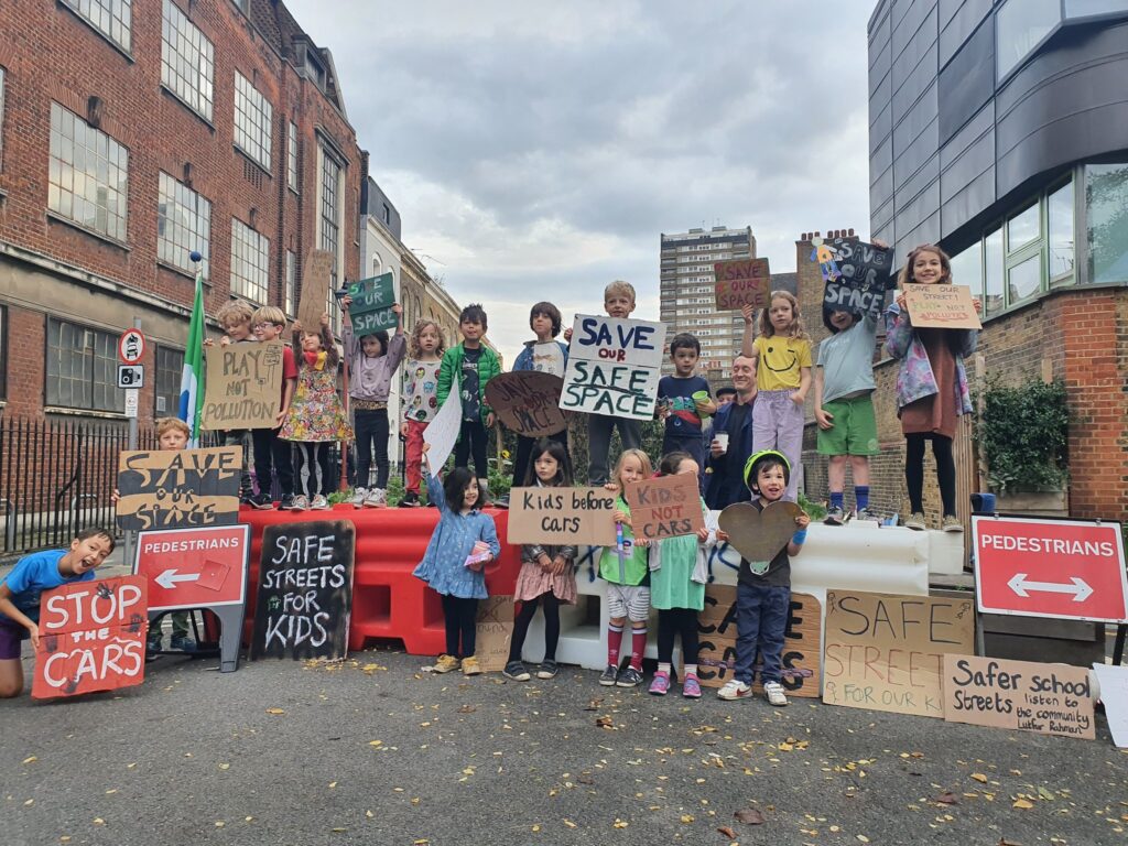 Chisenhale Primary ‘School Street’ protest (credit – Twitter, ChisenhaleRoad)