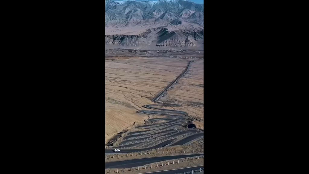 Panlong Ancient Road (Twitter video screenshot)