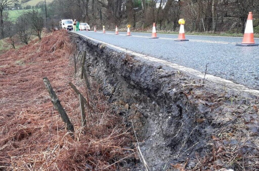 snake pass temporary restrictions 2022 – via Derbyshire County Council