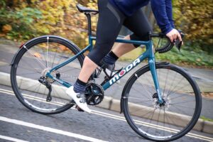 2022 Moda Molto Gravel Shimano 105 Di2 – riding 1.jpg