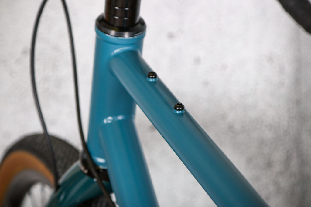 2022 Ribble Gravel 725 – top tube.jpg