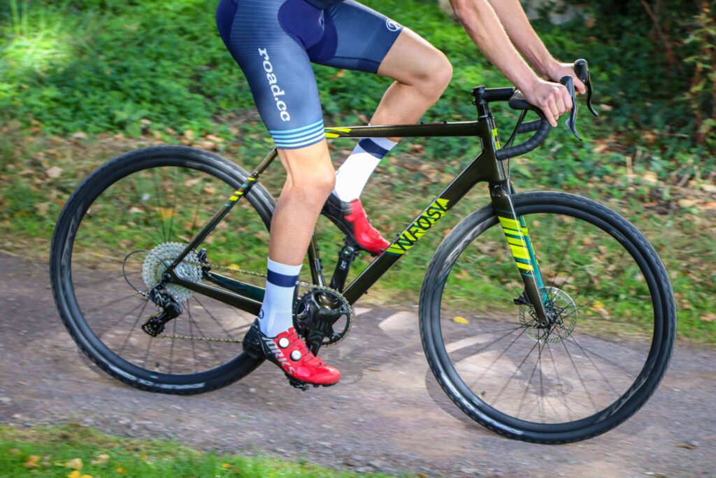 2022 Tifosi Cavazzo Disc Ekar 13x – riding 4.jpg