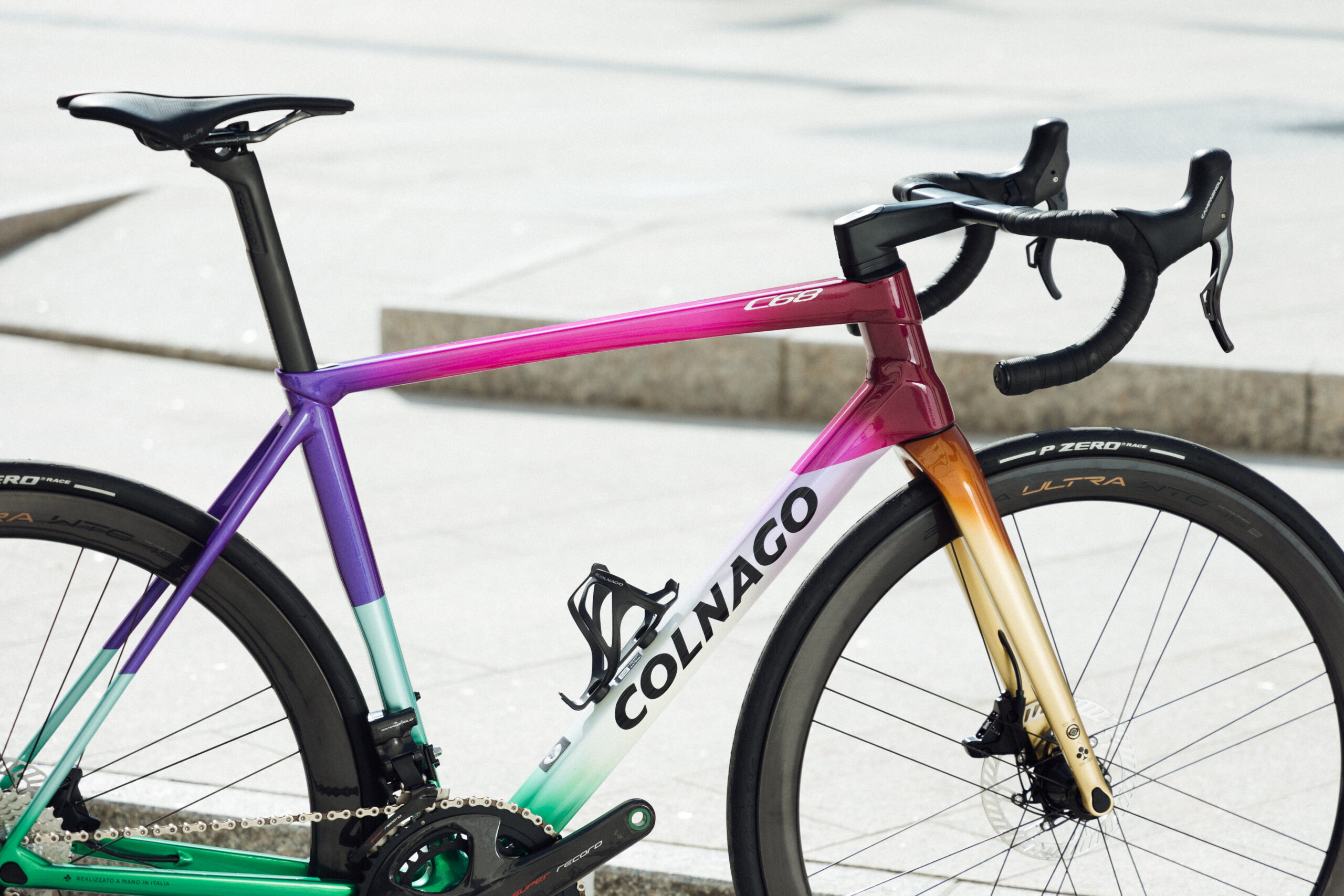 2022 Colnago C68 Motoki Yoshio outside Campagnolo
