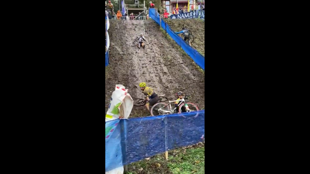 Cyclo-cross chaos