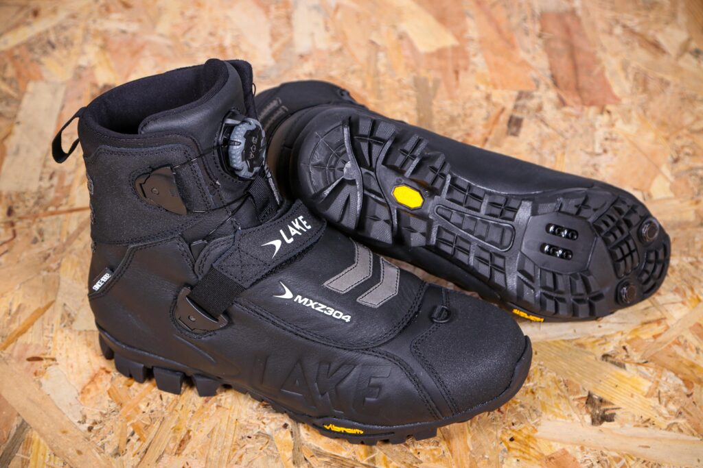 2021 Lake MXZ304 Winter Boot 1.jpg