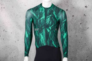 2022 Universal Colours Spectrum Long Sleeve Jersey.jpg