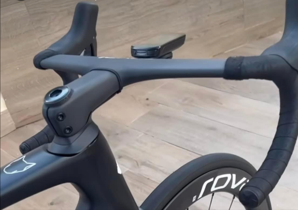 2023 Fabio Jakobsen handlebars