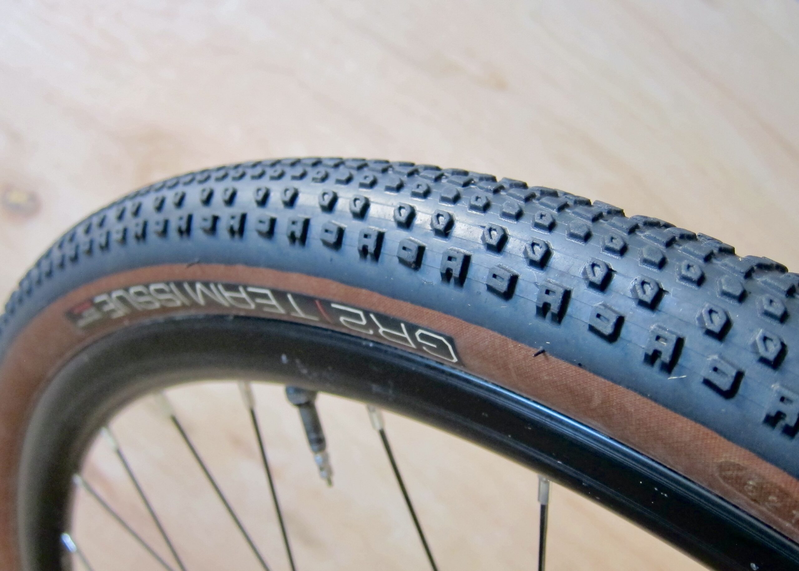 2022 Bontrager GR2 Team Issue TLR Gravel Tyre 3_4 Tread