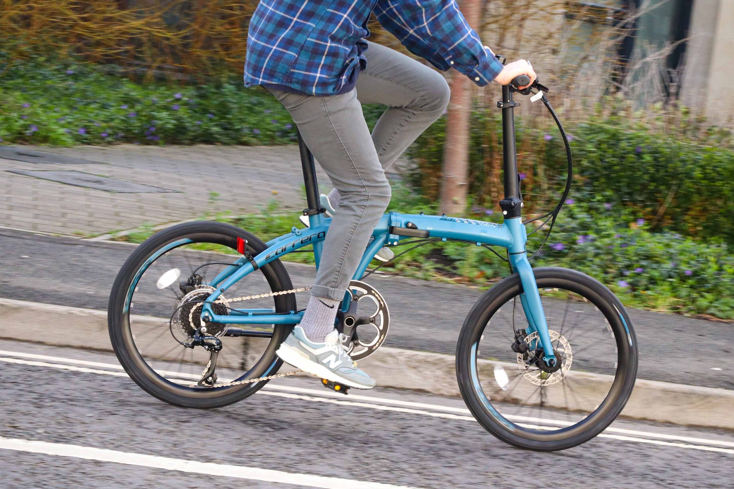 Carrera Intercity Disc 9-Speed Folding Bike