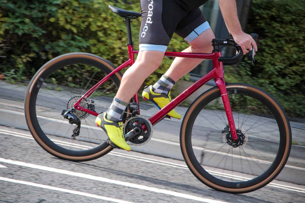 Fara Cycling F/AR