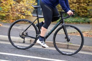 2022 Lapierre e-Sensium 5.2 – riding 1.jpg