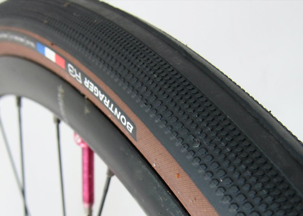 Bontrager R3 Hard-Case Lite TLR tyre