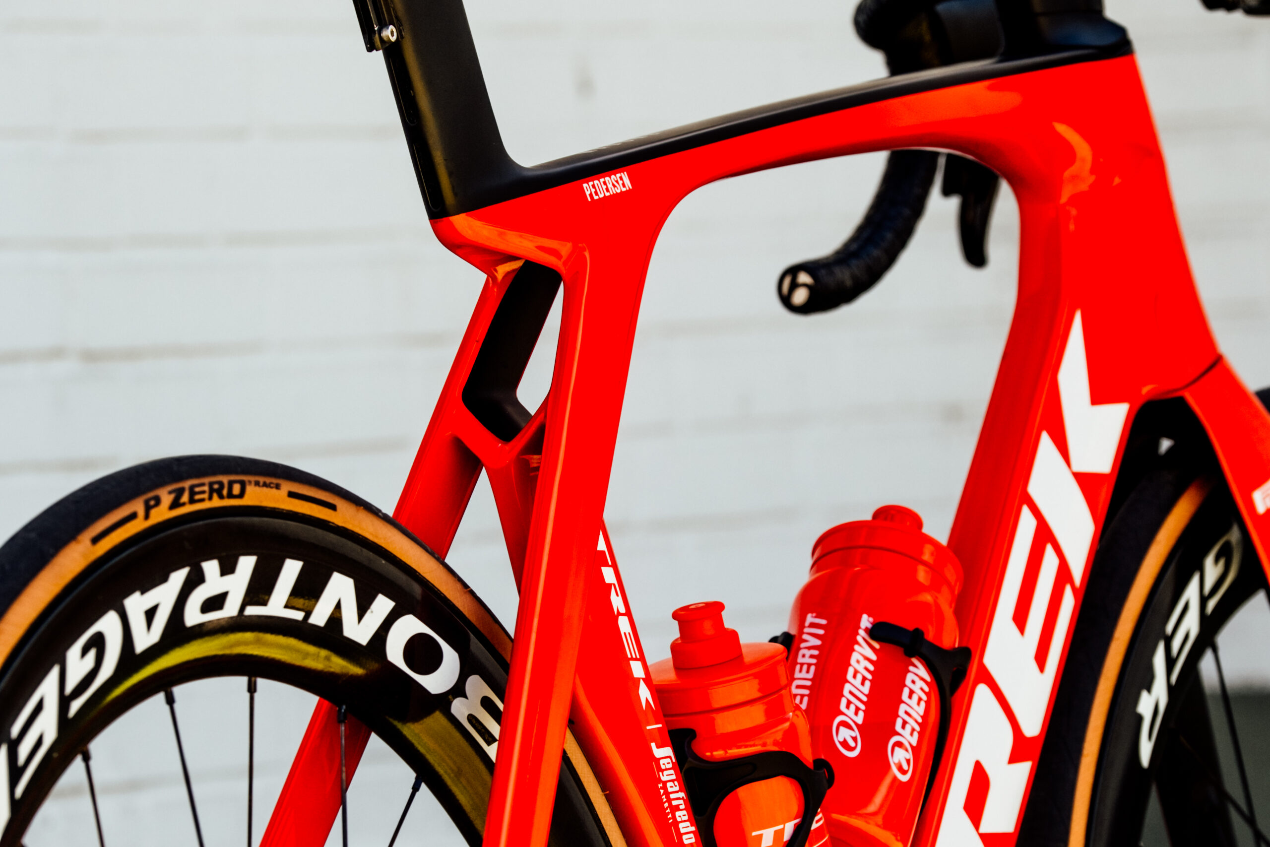 Mads Pedersen Trek Madone Gold SRAM 7