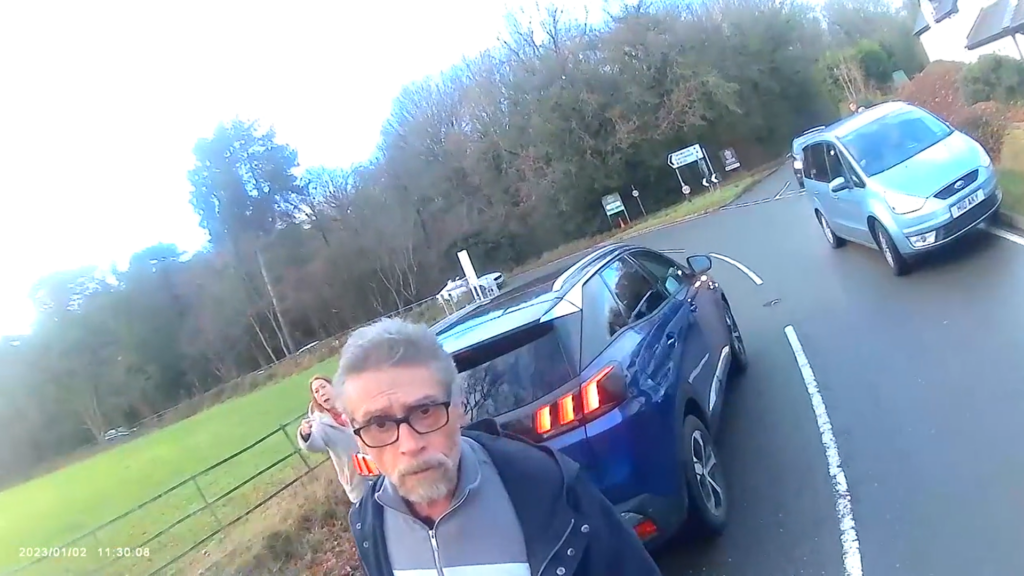 Road rage incident (screenshot Twitter @Northfieldcycl1)