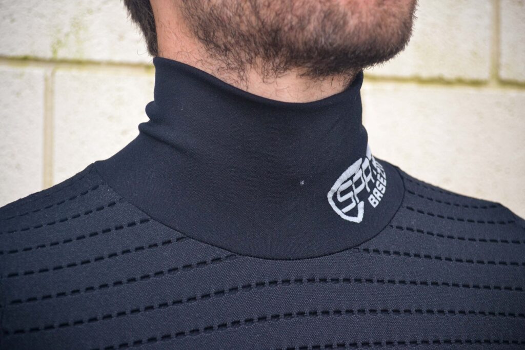 2021 Spatzwear BASEZ 2 Black Baselayer &ndash; collar 1.jpg