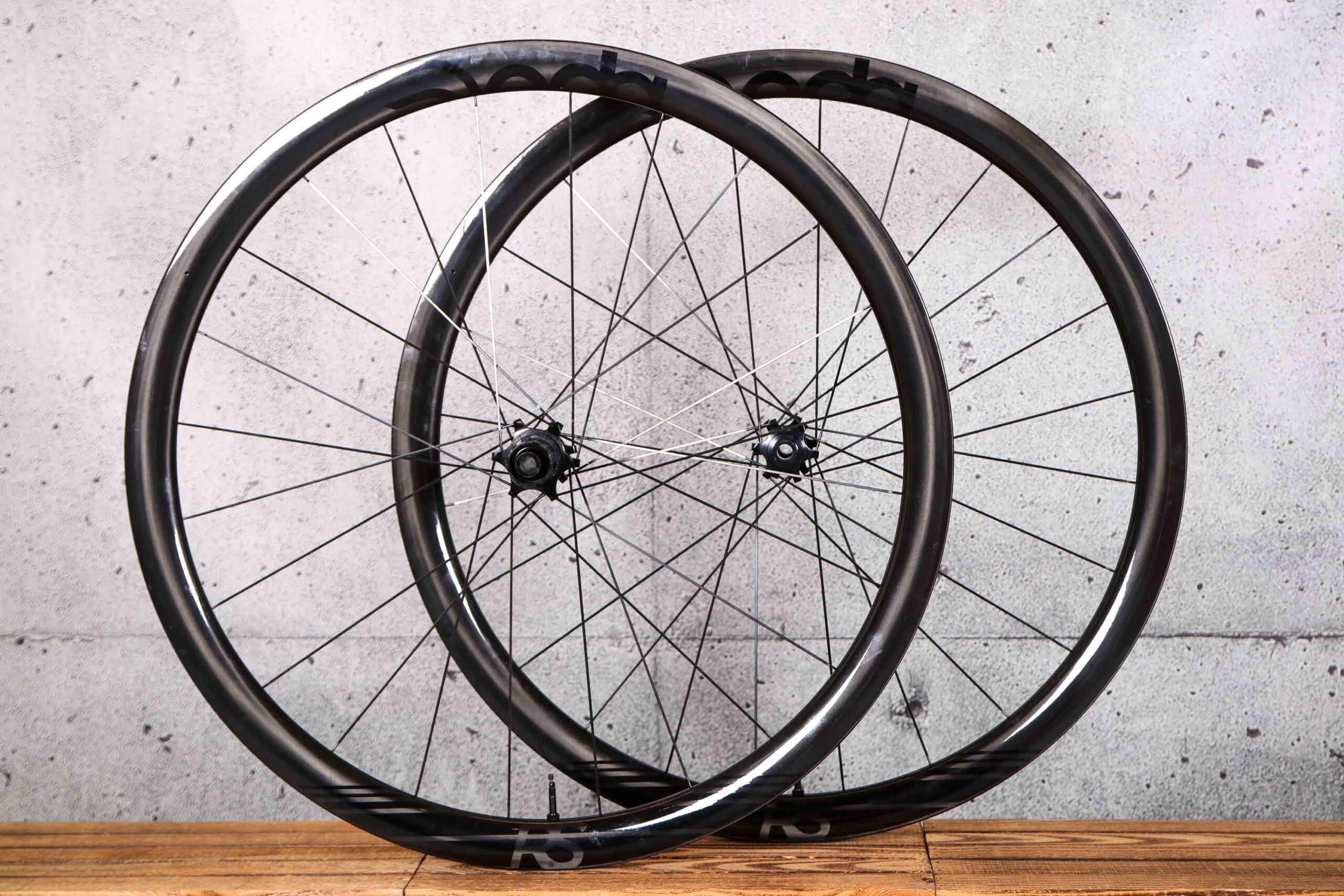 Deda Elementi RS4DB Carbon Disc Tubeless Wheels - Cycling News