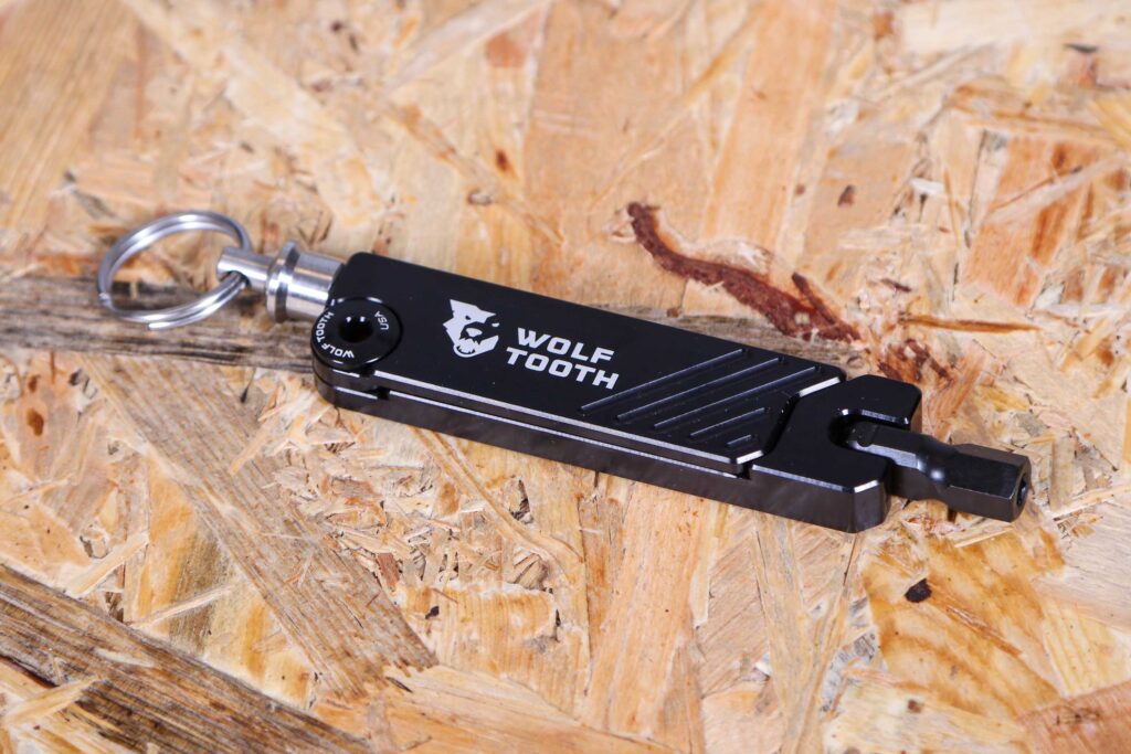 2022 Wolf Tooth 6-Bit Hex Wrench Multi-Tool with Keyring.jpg