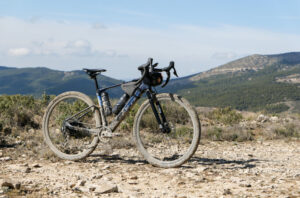 2023 mondraker Dusty XR hero
