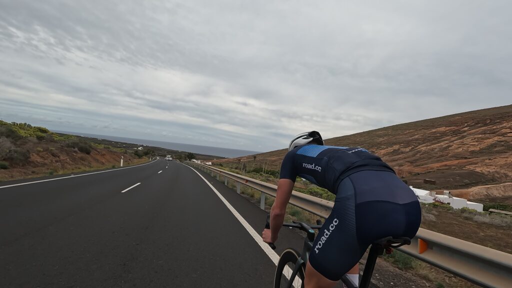 2023 road.cc kit Jamie descending
