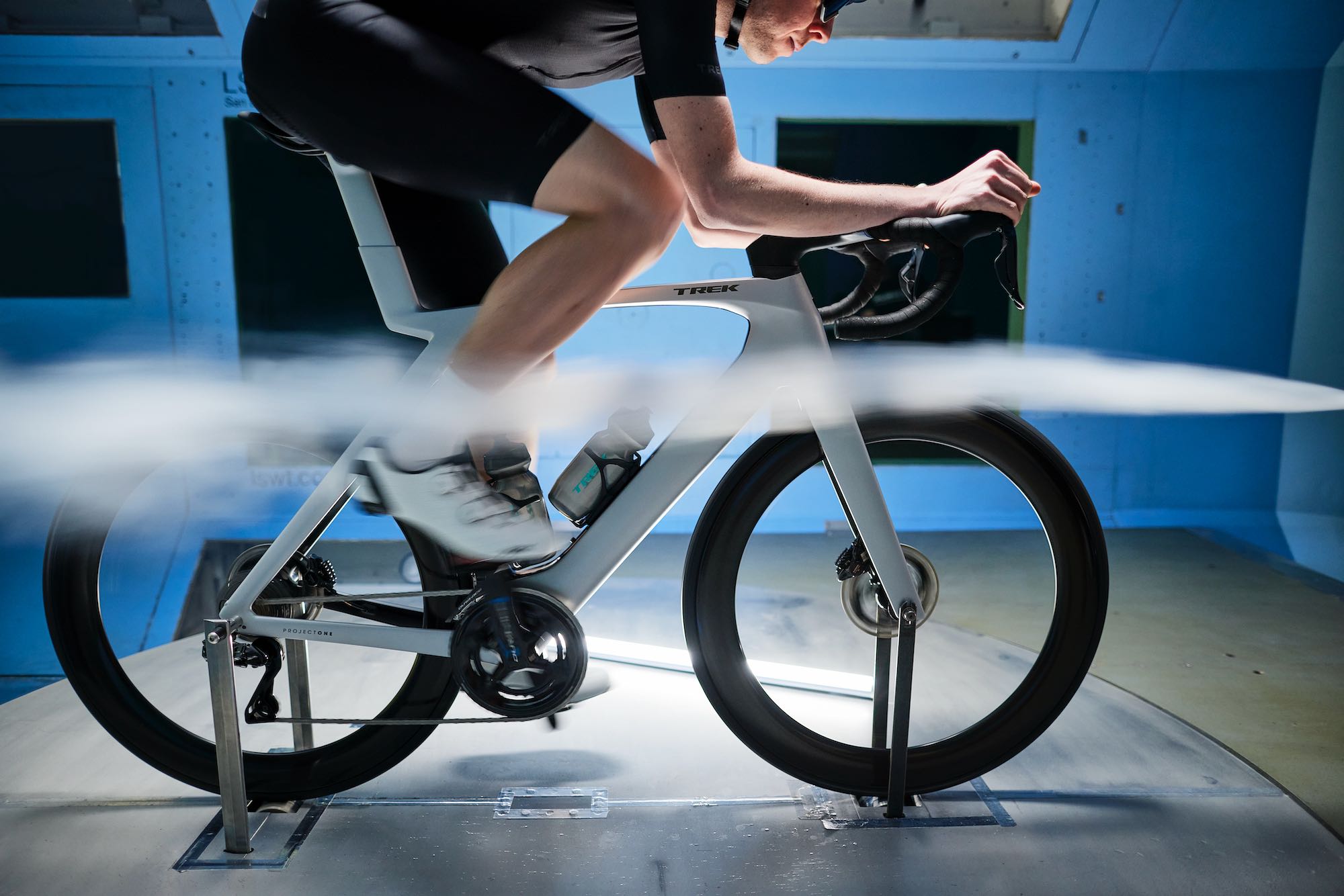 2023 Trek Madone action – 2