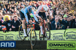 Wout van Aert and Mathieu van der Poel at the 2023 world cyclocross championships in Hoogerheide (Alex Whitehead/SWpix.com)