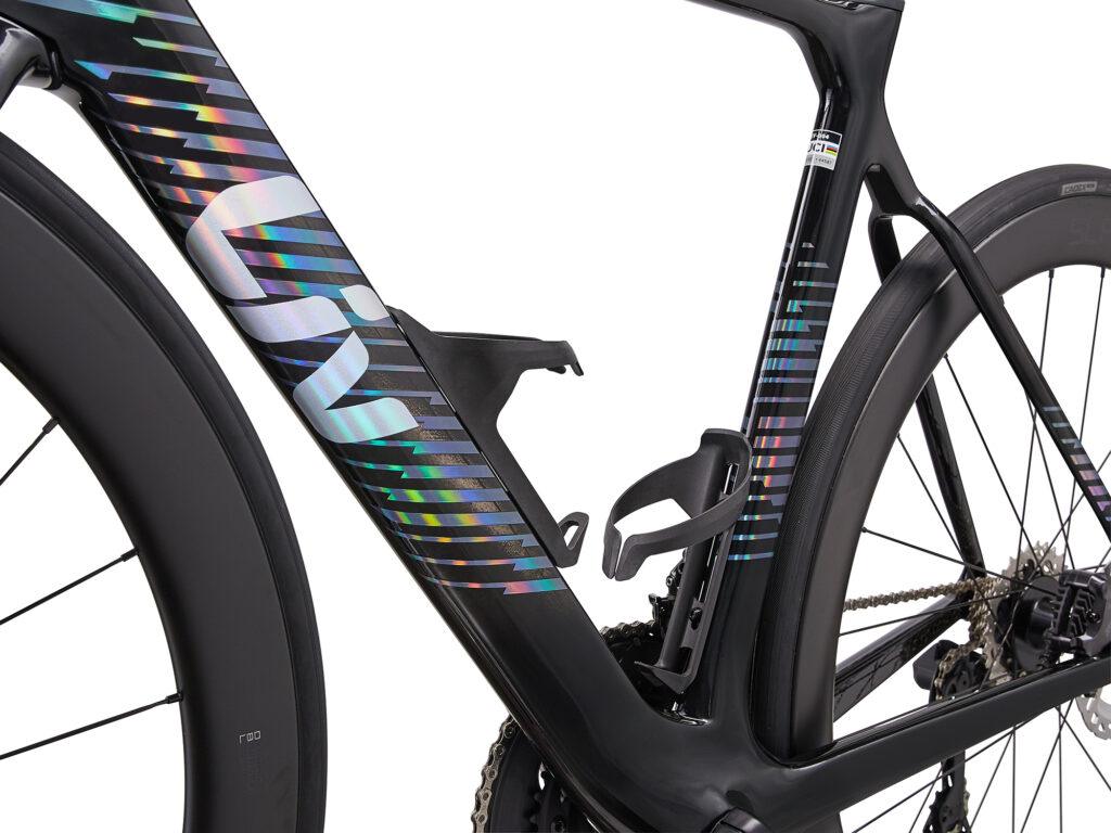 2023 EnviLiv Advanced Pro_Color Carbon_ Aero Water Bottle Cages