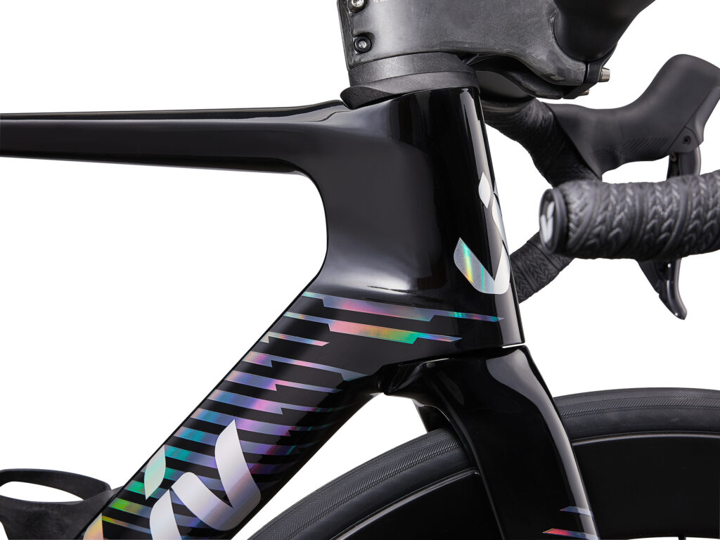 2023 EnviLiv Advanced Pro_Color Carbon_OverDrive Aero