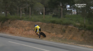 Tom Pidcock showcases cyclocross skills during Volta ao Algarve time trial (GCN)