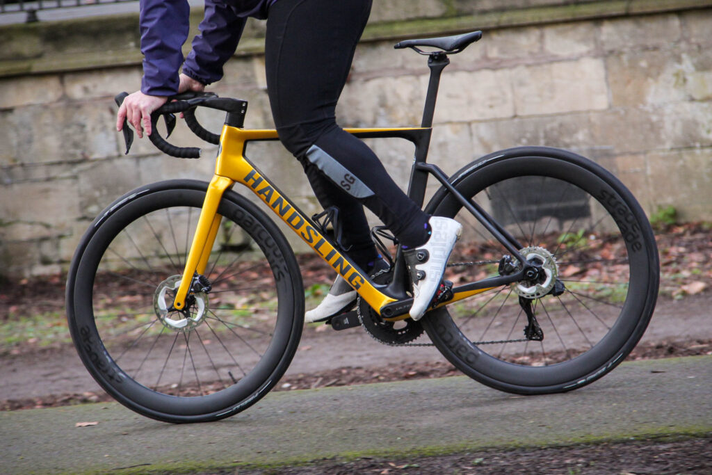 2023 Handsling A1R0evo Shimano Ultegra Di2 R8100 – riding 2.jpg