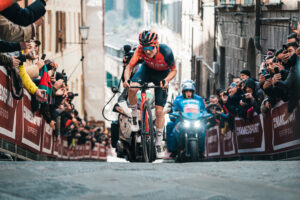 Tom Pidcock wins 2023 Strade Bianche (Alex Whitehead/SWpix.com)