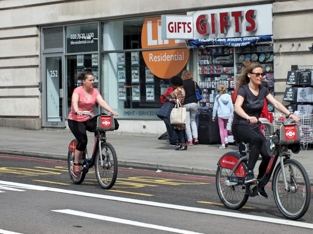 London cyclists on Boris bikes (CC BY 2.0 Waterford_Man via Flickr)