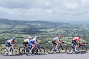 The Women’s Tour climbs Black Mountain in 2022 (SWpix.com)