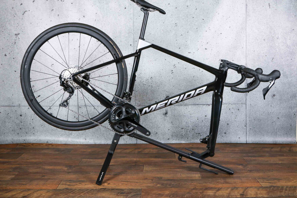 2022 Birzman Feexstand – workstand use 1.jpg