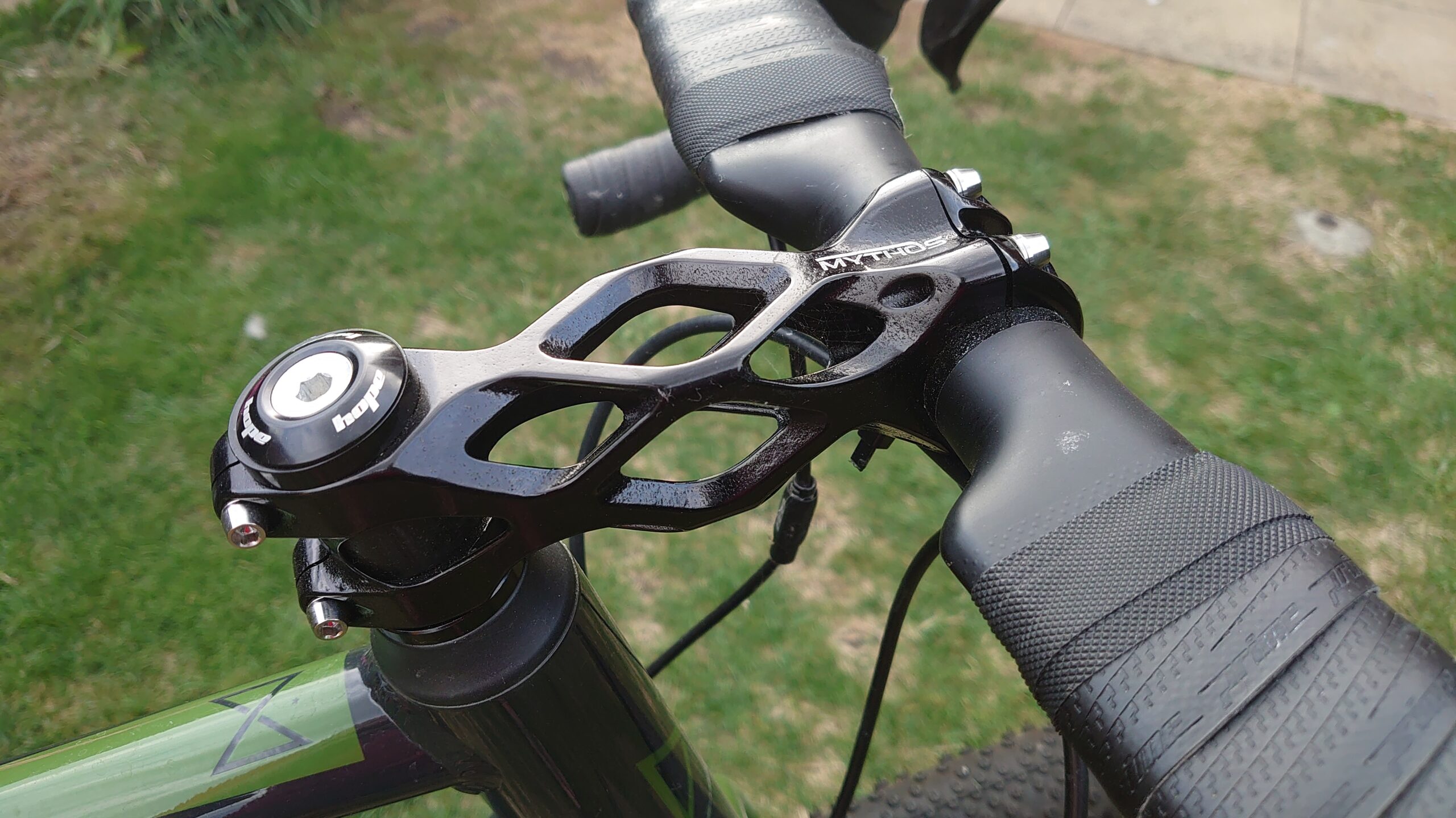 2022 MYTHOS ELIX Stem Fitted 1