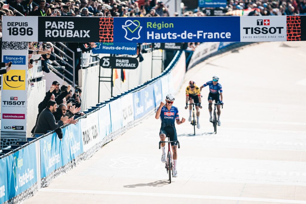 2023 Paris Roubaix Mathieu van der Poel © Alex Whitehead-SWpix.com – 2