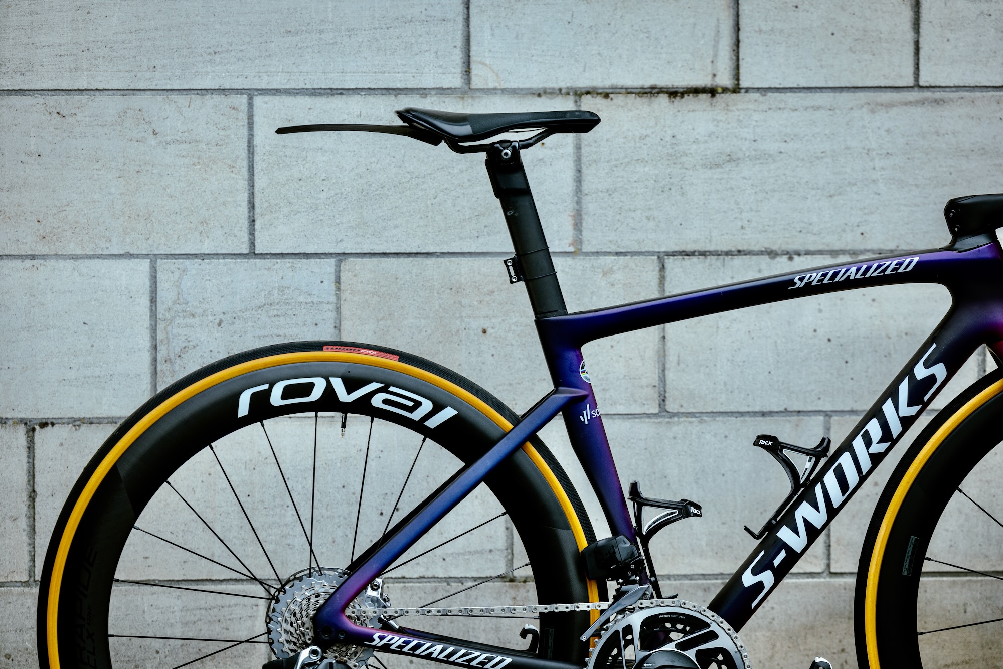 2023 Ronde Van Vlaanderen, Lotte Kopecky bike – 2