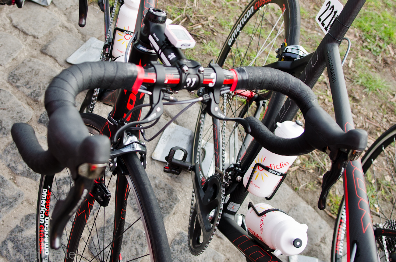 Cofidis was another French team with riders riding with additional brake levers.