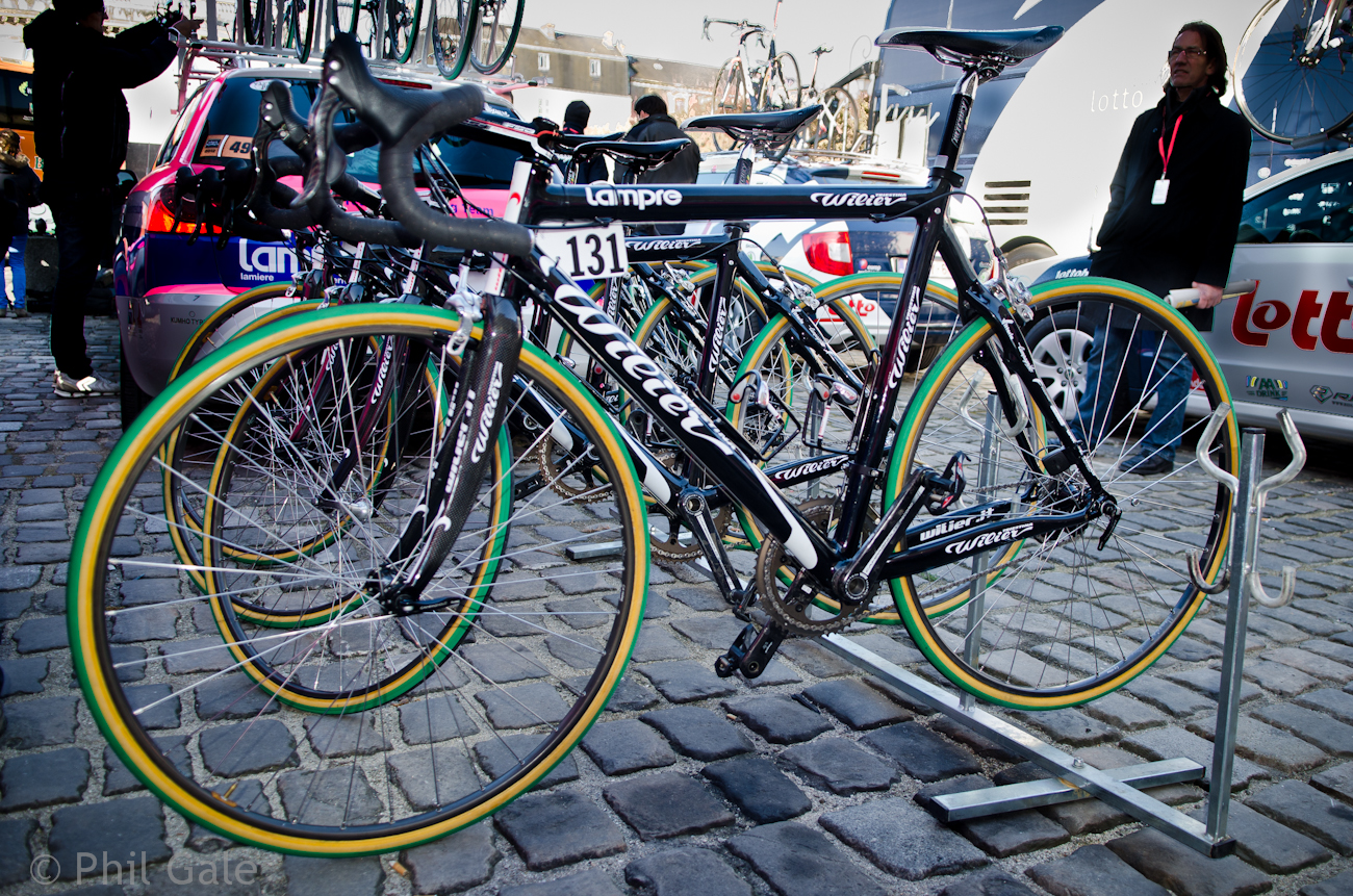Lampre were not riding their normal Cento Uno opting for a more relaxed frame for the cobbles, this one with Ambrosio rims and Vittoria Pavé tubulars