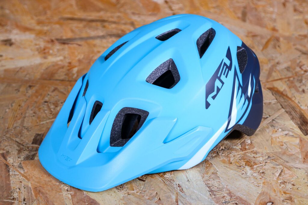 2023 Met Eldar Kids helmet.jpg