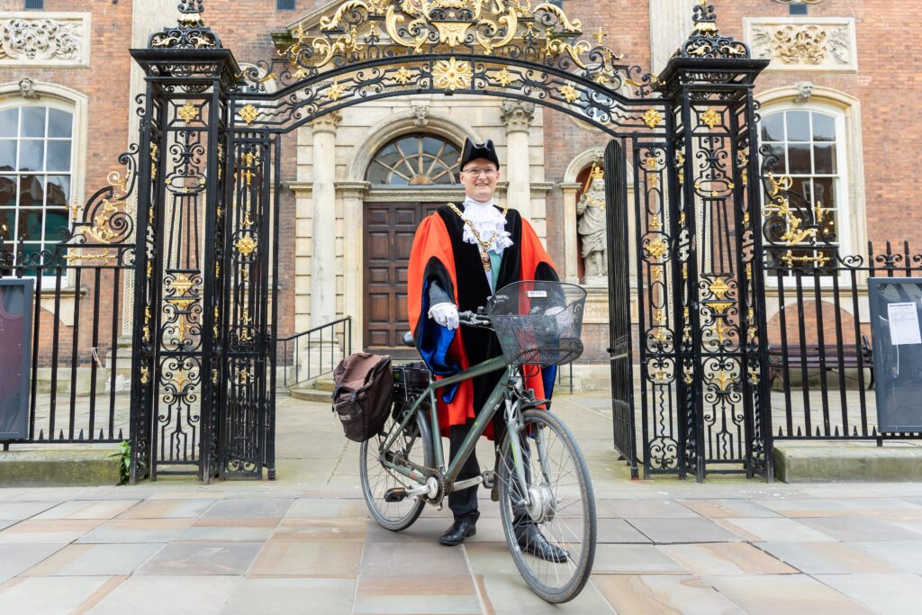 Worcester mayor (Mayor of Worcester/Twitter)