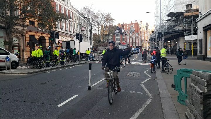 Kensington High Street Cycle lane