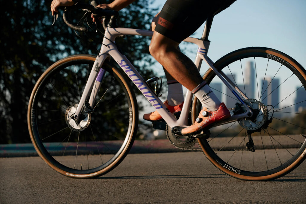2023 Hunt Alloy Disc SL wheelset on bike roubaix