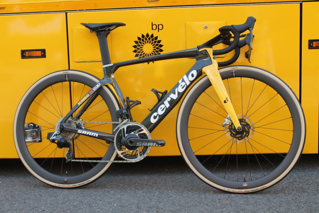 2023-dauphine-jumbo-visma-cervelo-vingegaard-1