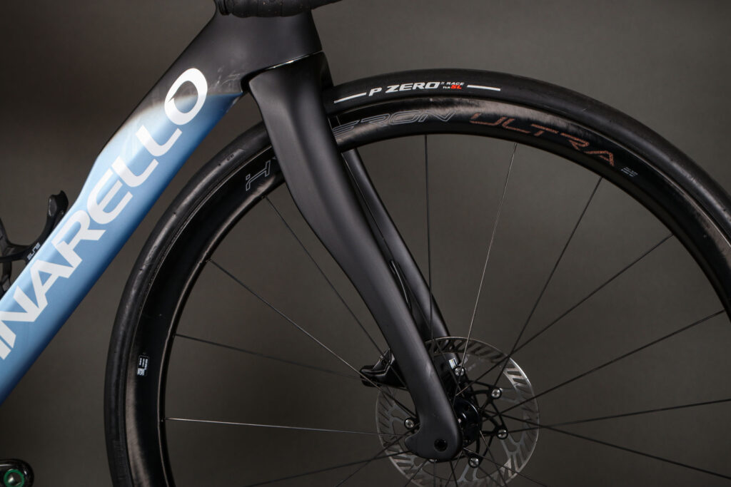 2023 Pinarello Dogma F Super Record EPS &ndash; fork.jpg