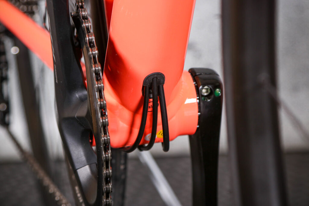 2023 Trek Emonda ALR5 – cable route.jpg