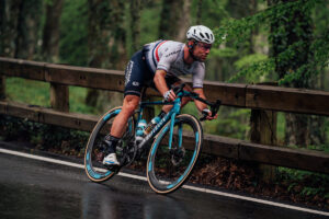 Mark Cavendish at Giro d’Italia stage 4 (by Zac Williams/SWpix.com)