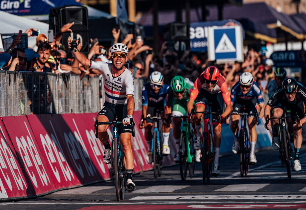 Mark Cavendish wins stage 21 of the 2023 Giro d&rsquo;Italia