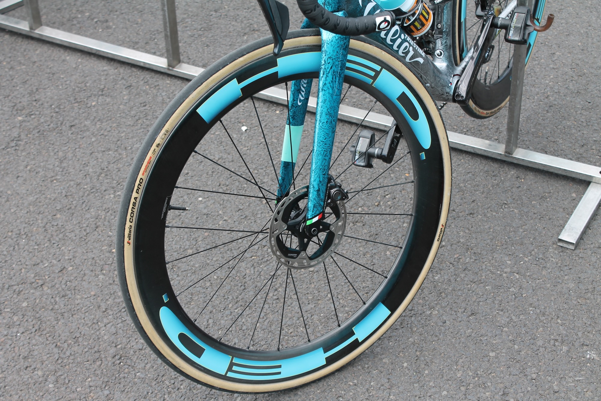 2023 Dauphine Astana HED wheel Vittoria Corsa Pro tubeless tyre 28mm – 1