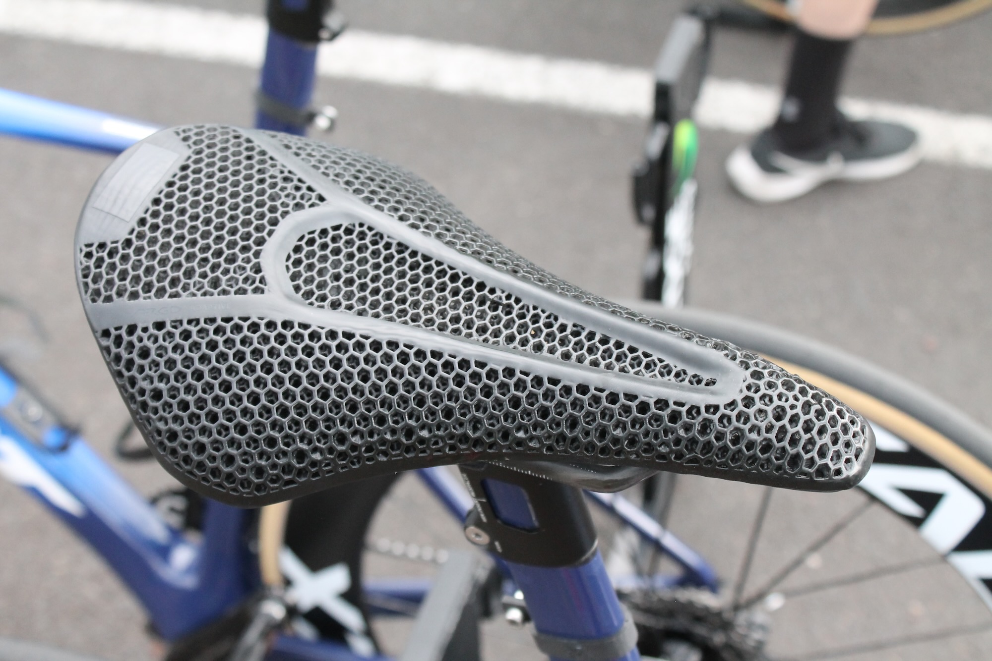 2023 Dauphine Chris Harper Jayco blacked out Fizik road bike saddle &ndash; 1 (1)