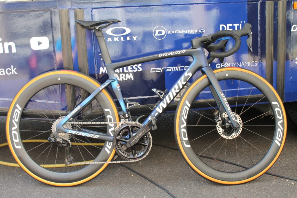 2023 Dauphine Specialized Tarmac SL7 Alaphilippe – 1